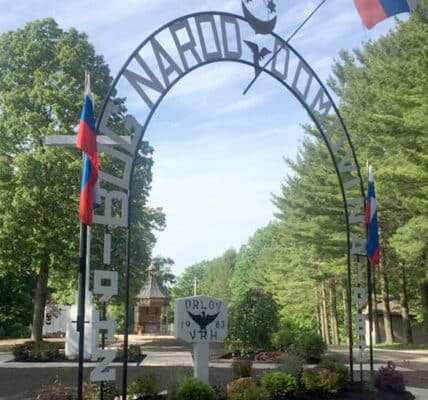 archway leading into slovenska pristava