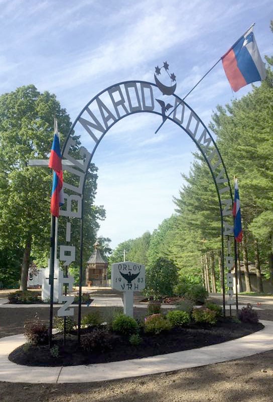 archway leading into slovenska pristava